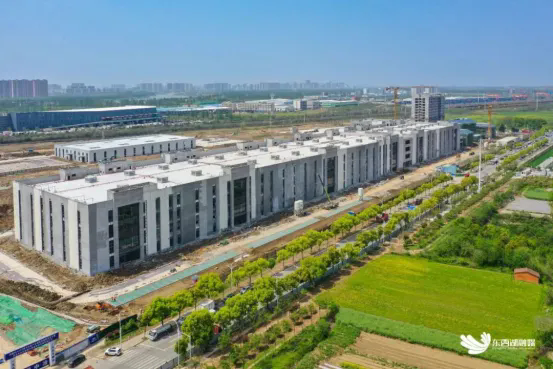 創(chuàng)維商用斬獲2024年度LED小間距十大品牌、LED一體機(jī)十大品牌雙料大獎(圖1)