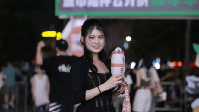 又潮又酷的橄欖球水壺保冷保溫雙倉雙飲雙倍快樂！(圖3)