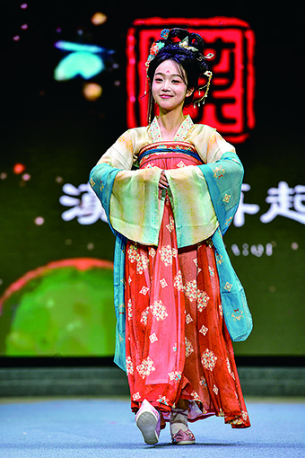 云想衣裳花想容曹縣漢服韻千重(圖6)