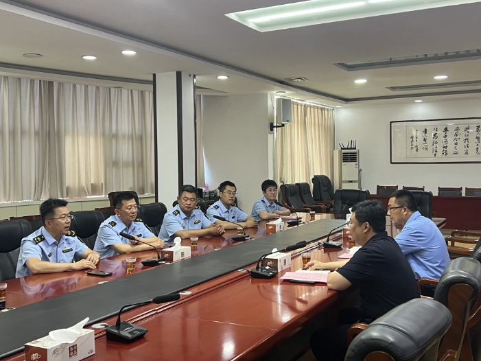 濰坊市交通運(yùn)輸綜合執(zhí)法支隊(duì)開展2025年“路政宣傳月”系列報(bào)道(圖1)